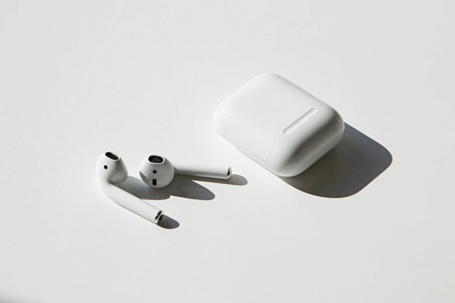 Why Do My Airpods Keep Cutting Out? 